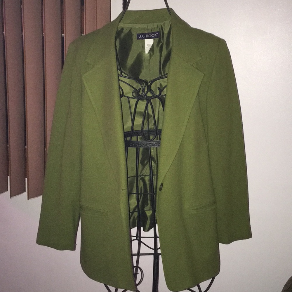 Women’s blazer, army green!